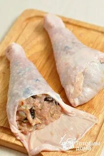 Фаршированные голени курицы без кости в духовке