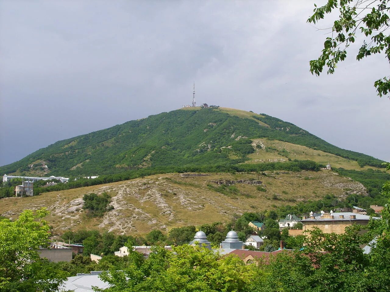 Гора Машук в Пятигорске. Пятигорск цветник гора Машук. Вид с Машука. Кисловодск Машук гора Эльбрус. Машук пятигорск ставропольский край