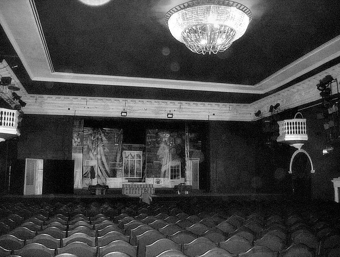 литейный зал. театр на литейном сцена. драматический театр на литейном санкт-петербург зал. зал театра на литейном санкт-петербург. зал олимпия на литейном.