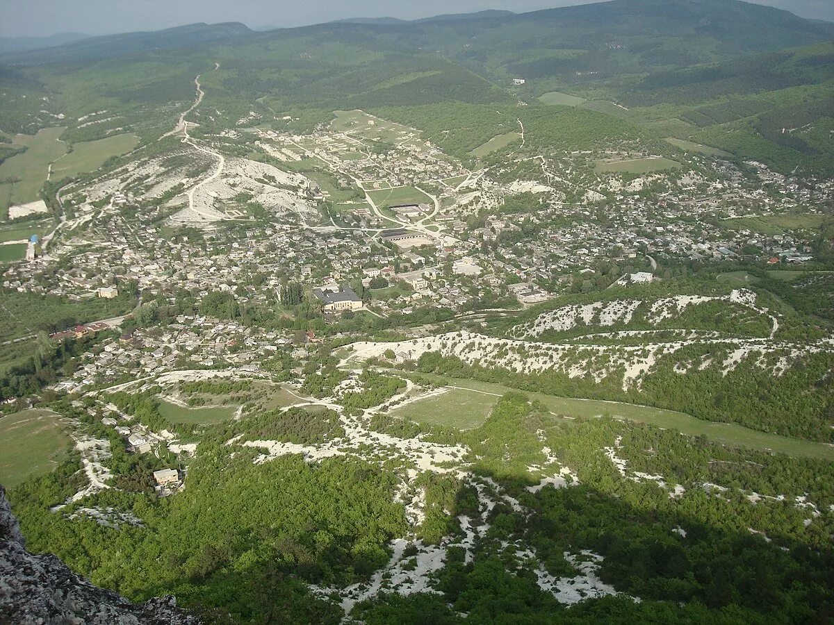 Погода крым бахчисарайский куйбышево. Куйбышево Бахчисарайский район. Пгт Куйбышево Бахчисарайского района. Село Куйбышево Крым. Албат Куйбышево.