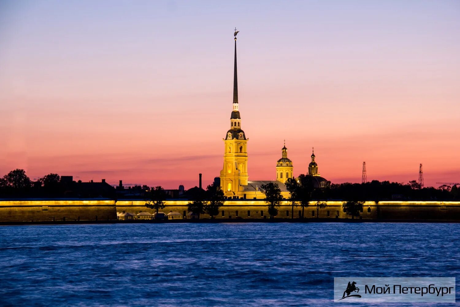Адмиралтейство в санкт-петербурге белые ночи. Зимняя канавка в санкт-петербурге. Петергоф белые ночи. Ночной питер белые ночи. Пик белых ночей в санкт-петербурге.