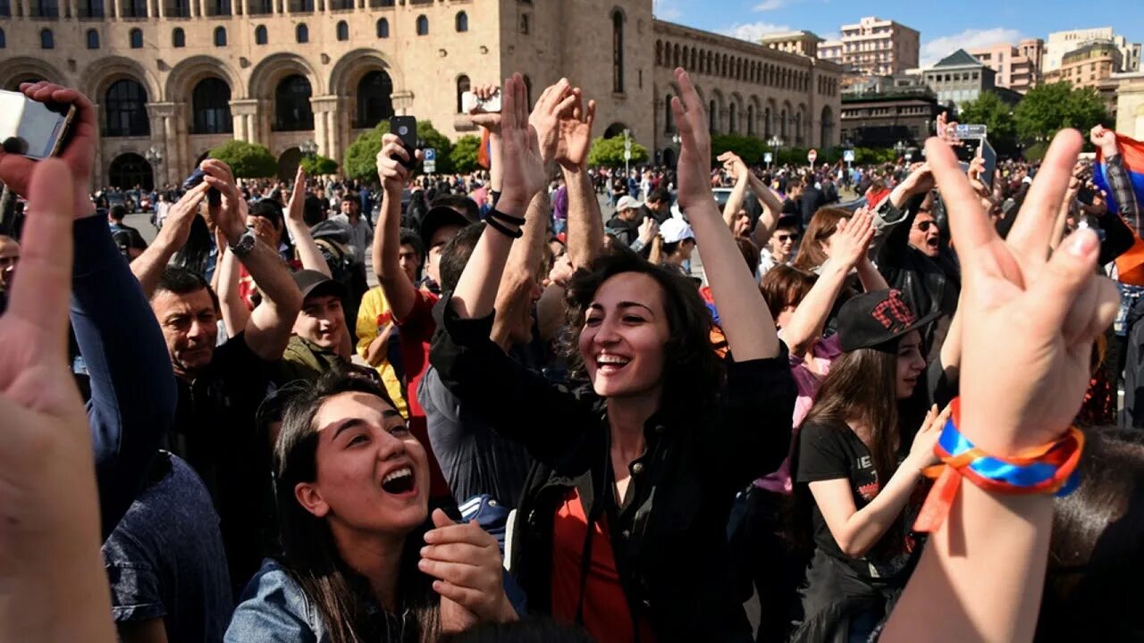 Воскеваз гинетун. Последнего армении. Никол пашинян двойник. Масленица в армении. 2022.