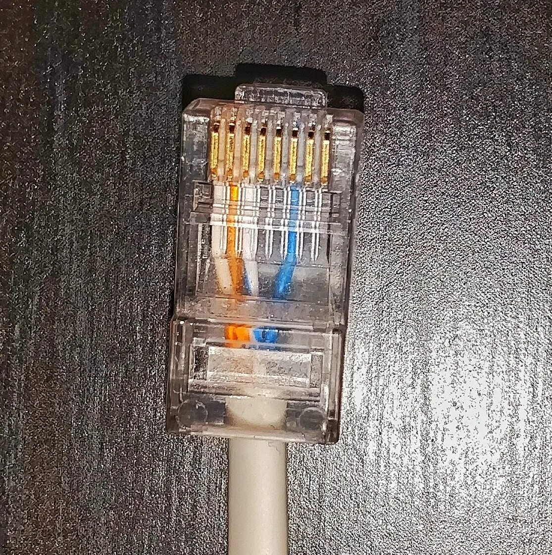 Обжать 4 жилы. Обжимка витой пары RJ 45 4 жилы. Обжим витая пара rj45. Обжимка rj45 4 провода. 4 Жилы витая пара обжать.