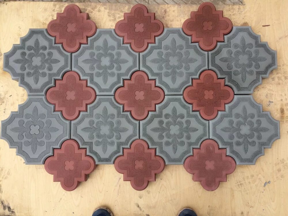 Тротуарная плитка продается по 45 штук. Плитка тротуарная клевер краковский, 295 x 295 мм, серая. На плане изображено домохозяйство по а. Тротуарная плитка тучка 300х300х30. Плитка калифорния 300х300х30.