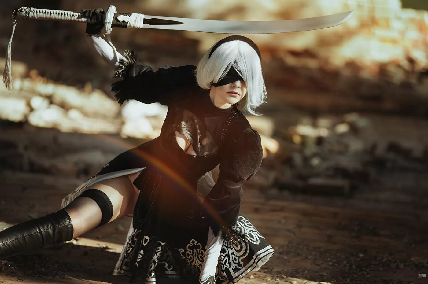 Nier automata cosplay. NIER Automata 2b косплей. NIER 2b +18. 2b NIER Automata Cosplay. Yorha косплей.