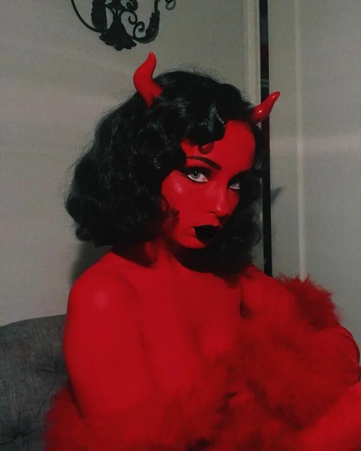 Devil inspired. Devil inspired. Devil inspired. Панк макияж глаз для девушек. Devil inspired.