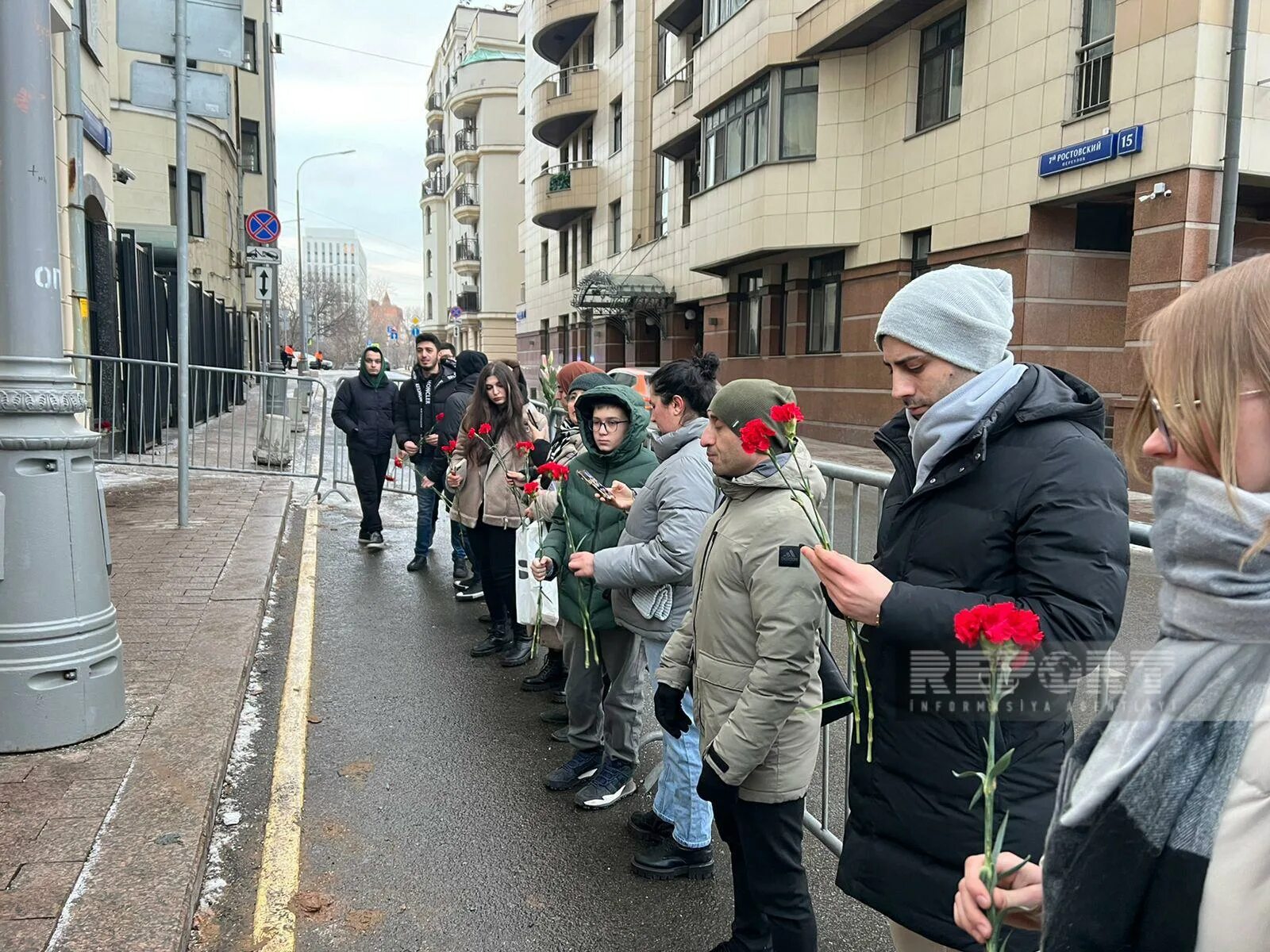 Землетрясение в москве годы. Турецкое посольство в Москве. Консульство Турции в Москве. Посольство Турции в Москве сейчас. Цветы у посольства Турции.