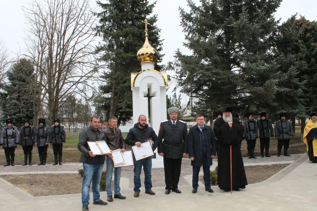 Станица Крыловская Краснодарский край Крыловской район. Ст Крыловская Крыловского района Краснодарского края. Станица Октябрьская Крыловского района Краснодарского края храм. Храм Краснодарского края Ленинградского района ст Крыловской.