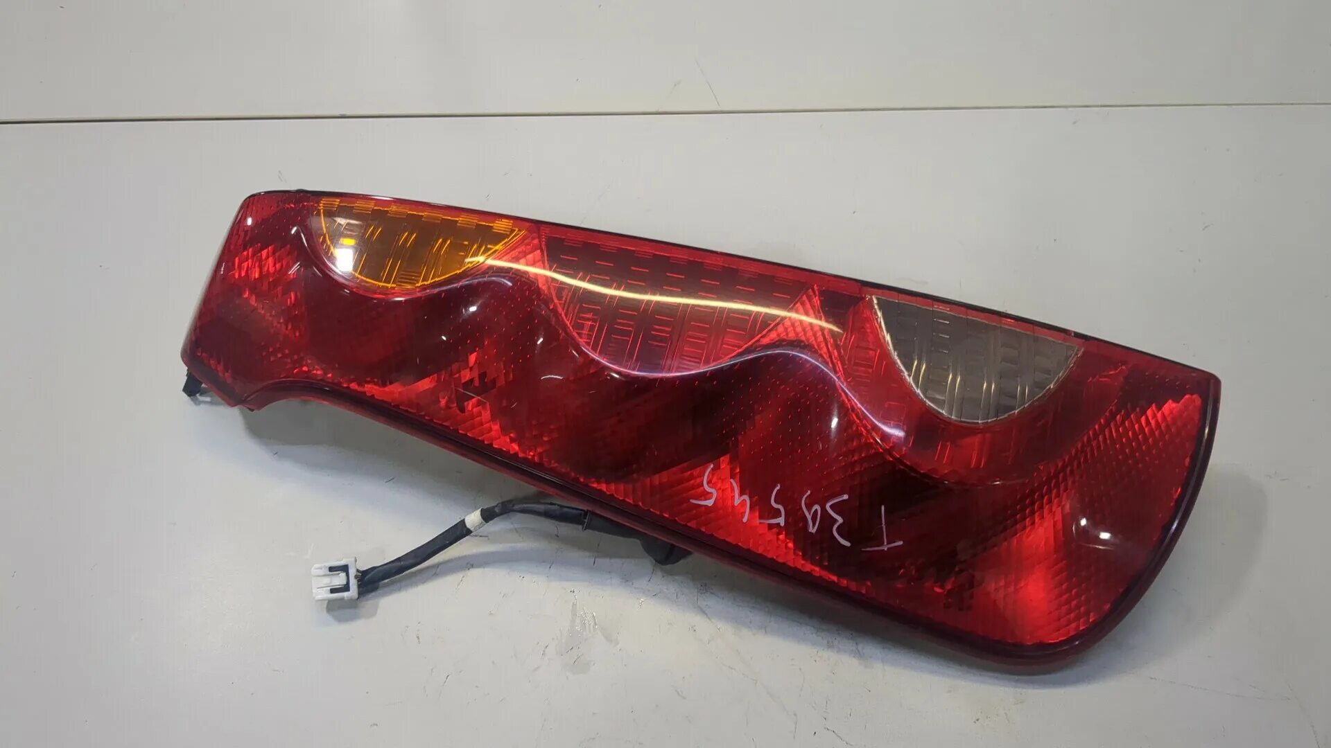 Фонарь задний nissan note. Фонарь задний nissan note
