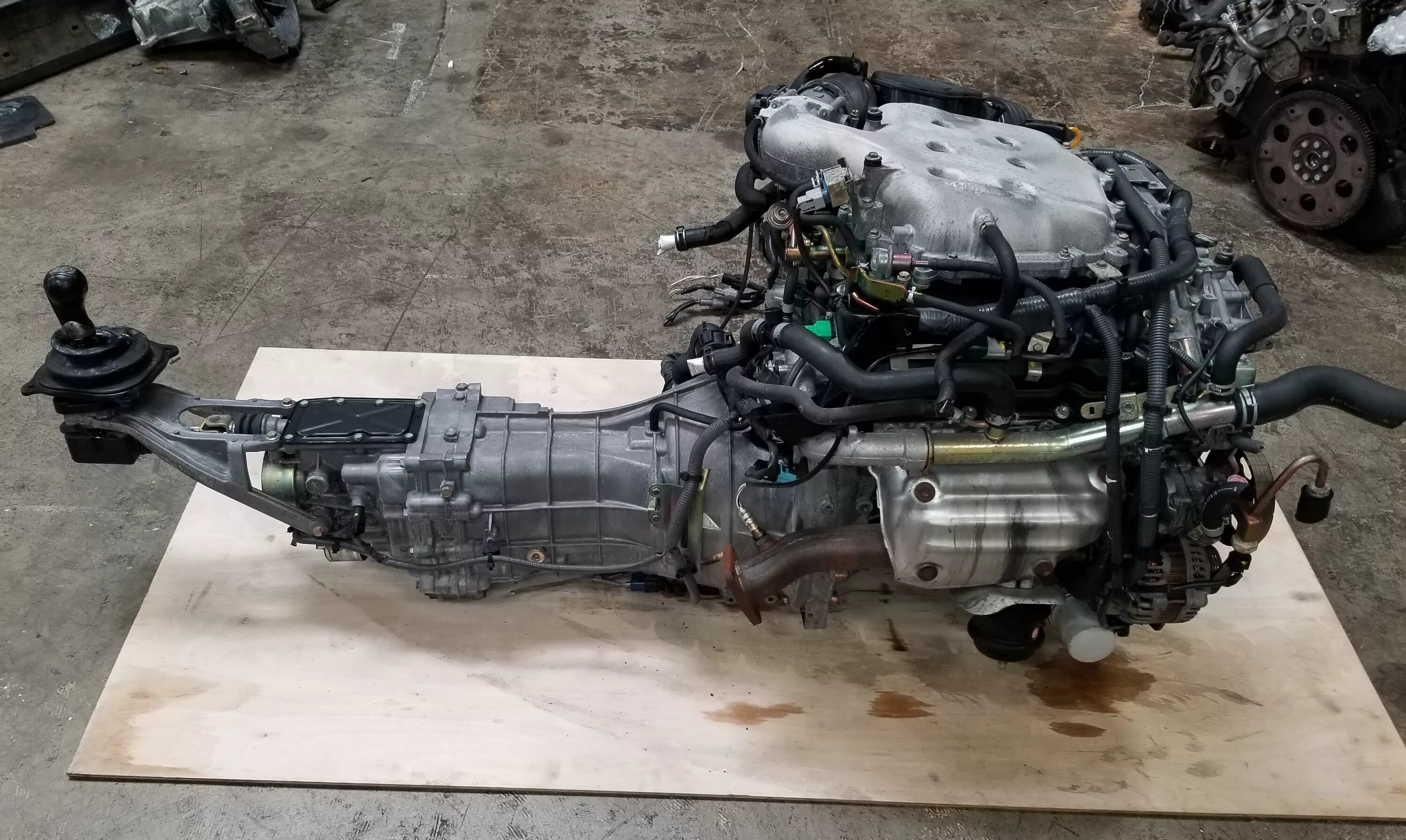 Двигатель с коробкой размеры. Vq35de nissan elgrand. двигатель vq35de. свап комплект vq35de. двигатель ниссан vq35de.