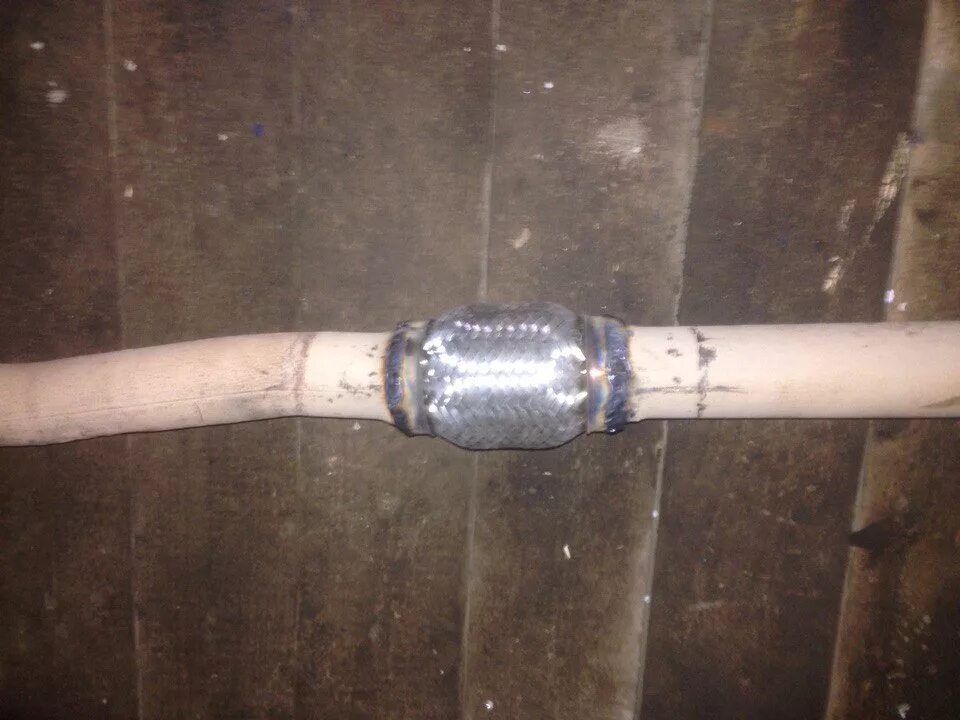 Гофра резонатора приора. Гофра глушителя лада приора. Гофра выхлопной системы ваз 2114. Гофра выхлопной системы ваз 2114. Гофра глушителя приора 16 клапанов размер.