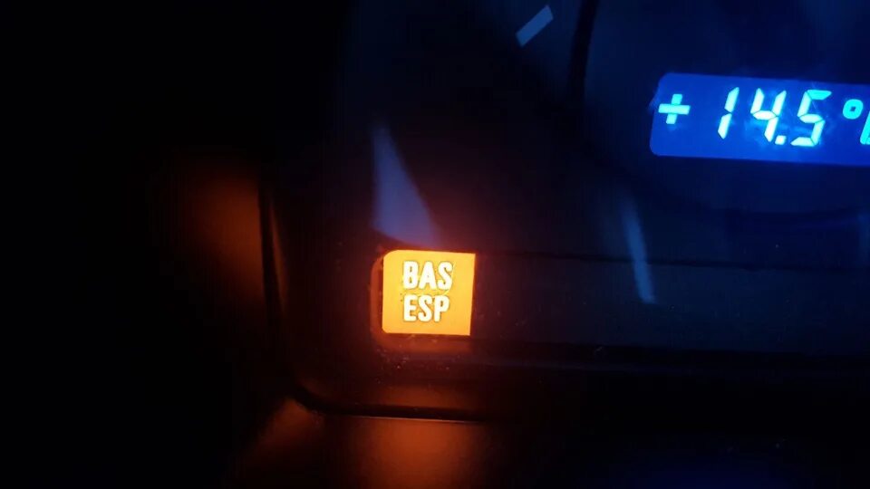 Ошибка 169. Bas ESP Мерседес w163. Мерседес мл 163 2.7 горит лампочка EPC. Mercedes ошибка ESP c342300. Датчик bas w163.