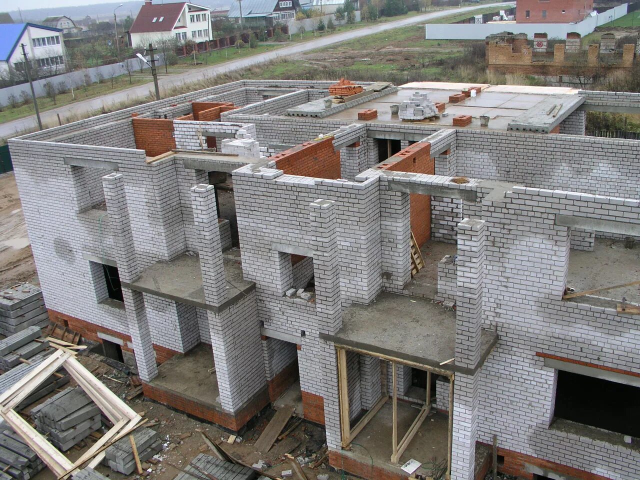 Возведение несущих стен