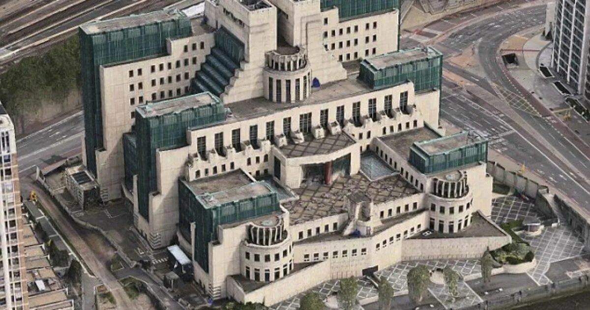 секретная разведывательная служба ми-6. штаб квартира ми 6 в лондоне. секретная разведывательная служба ми-6. здание mi6. здание ми6 в лондоне архитектор.