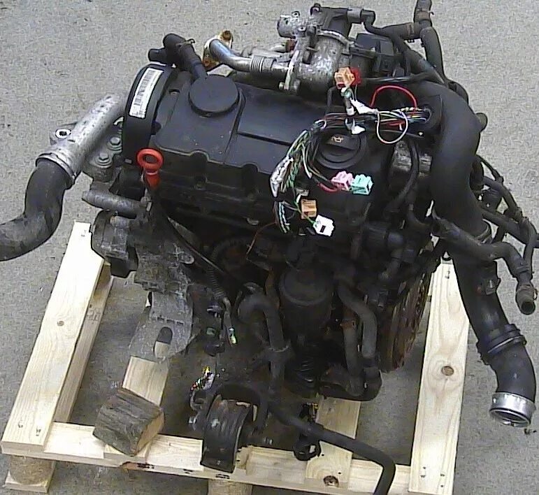 Двигатель т5 Фольксваген дизель. Двигатель BRS 1.9 TDI. Двигатель Фольксваген 1.9. Двигатель Фольксваген Транспортер т5 1.9 дизель.