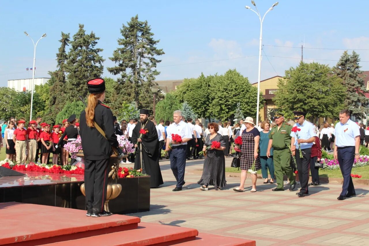 Культура каневской. Митинг посвященный Дню памяти и скорби. 22 Июня день памяти и скорби памятники. Бойцы сво из Каневского района. Митинг 22 июня.