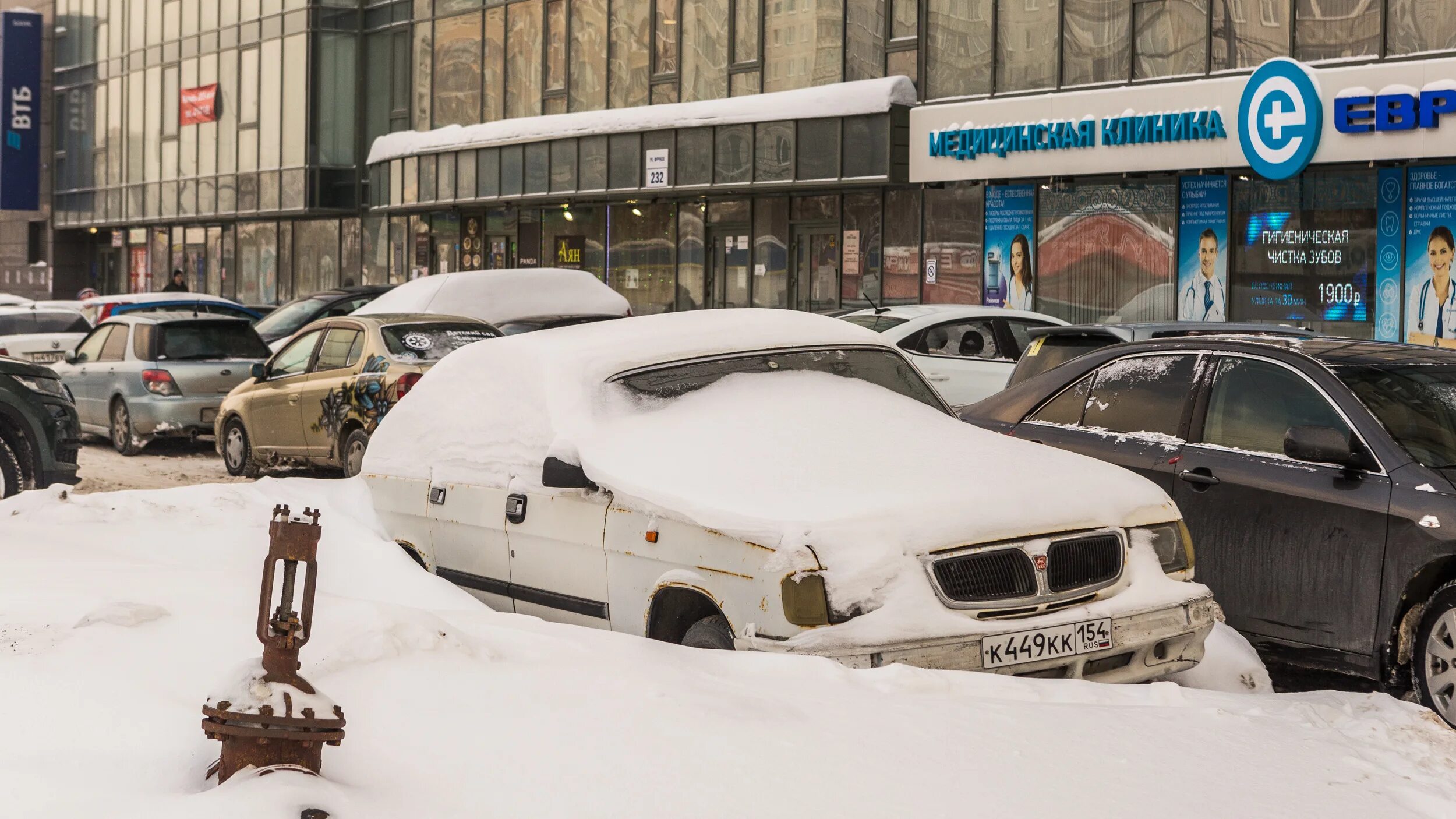 Брошенные машины. Брошенные автомобили Новосибирск. Кладбище машин в Новосибирске. Брошенные автомобили ЮЗАО. Нгс авто