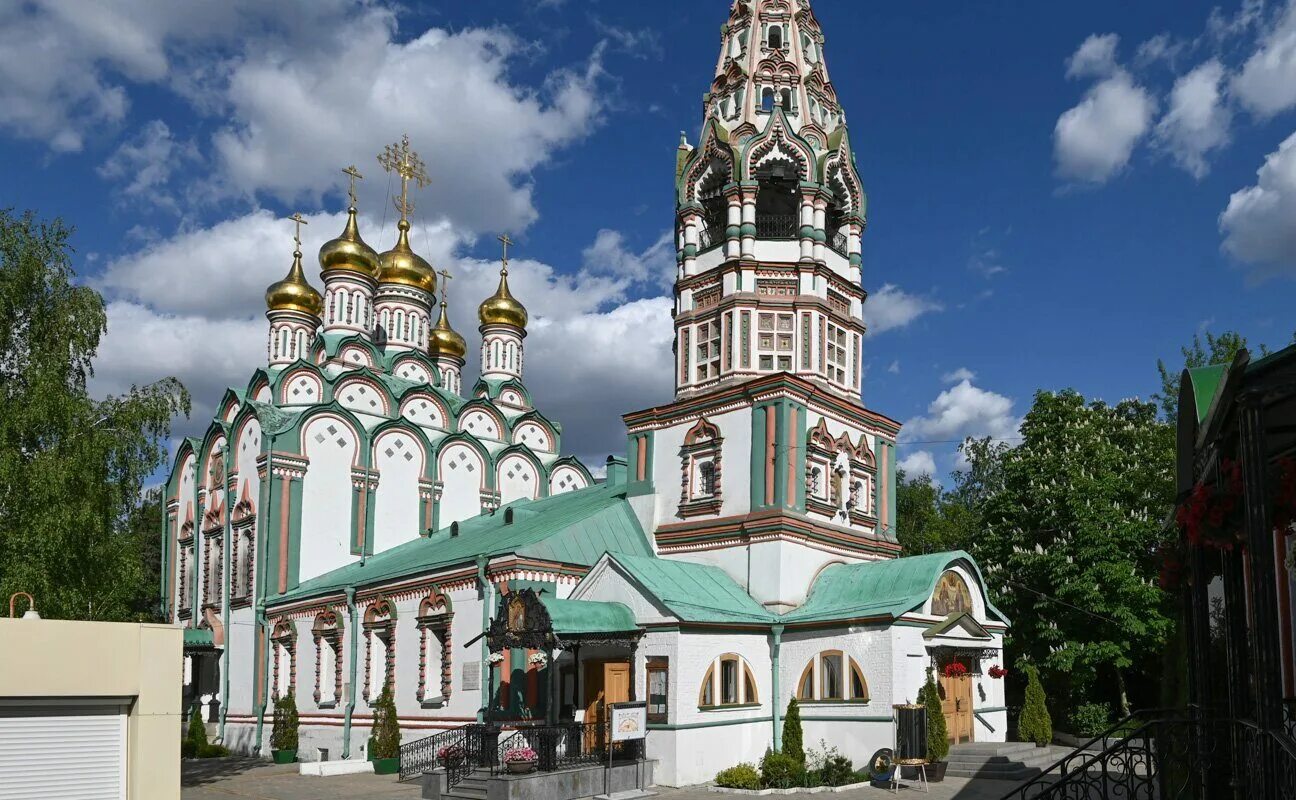 Храм николы в хамовниках. Церковь николая чудотворца в хамовниках 17 век. церковь николы в хамовниках. храм николая чудотворца в хамовниках архитектор. храм николая чудотворца в хамовниках егэ.