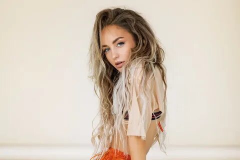 Мари Краймбрери рассказала о своём отношении к алкоголю - Новости Русского Радио