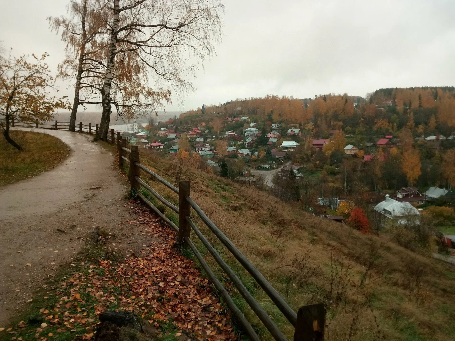 Осенний плёс Ивановская область. Плёс город в ноябре. Плес осенью. Плес в октябре.