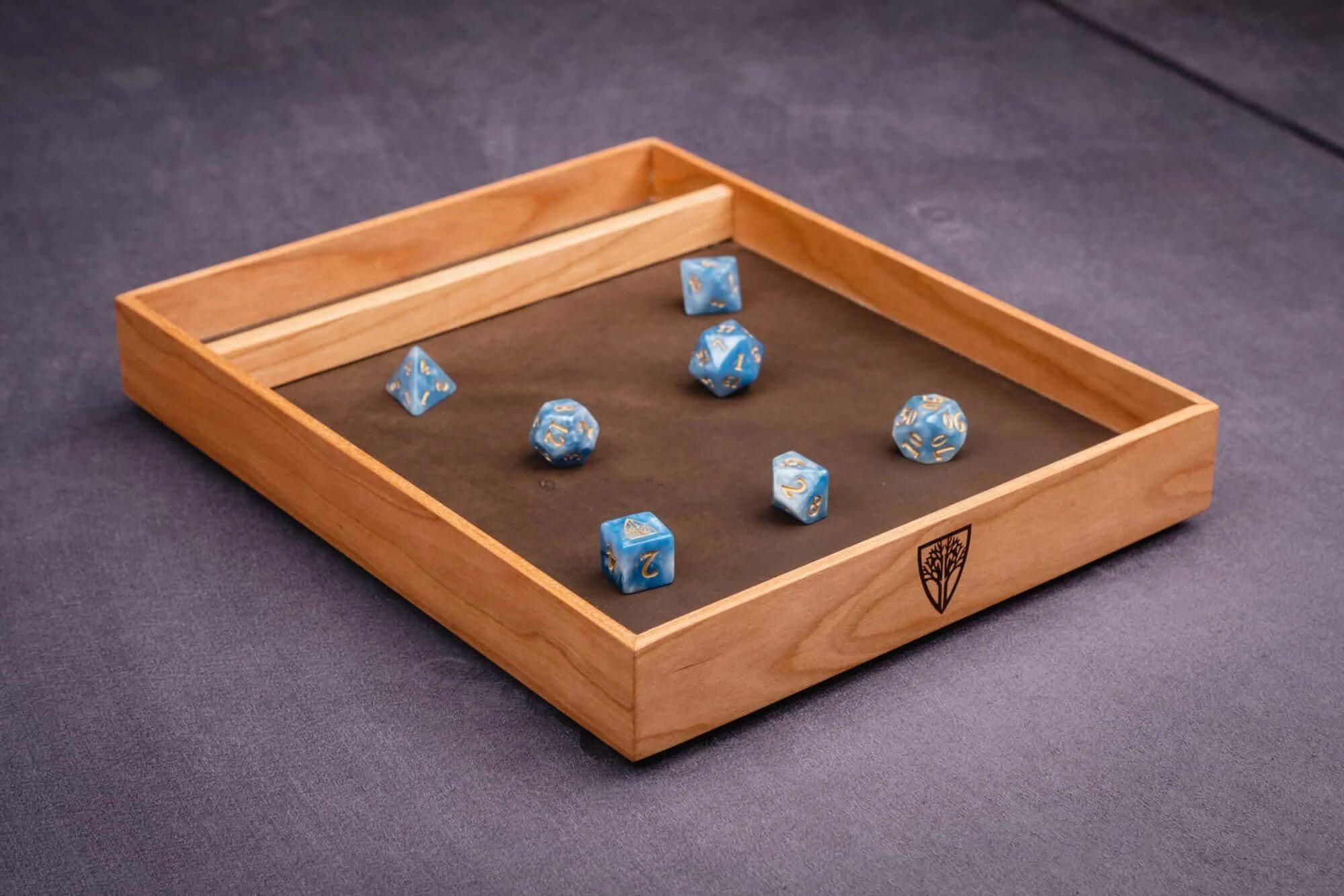 Дайс трей для бросания кубиков. Дайс трей деревянный. Eclipse dice tray. Дайс трей hobbygames. Кожаный дайс трей.