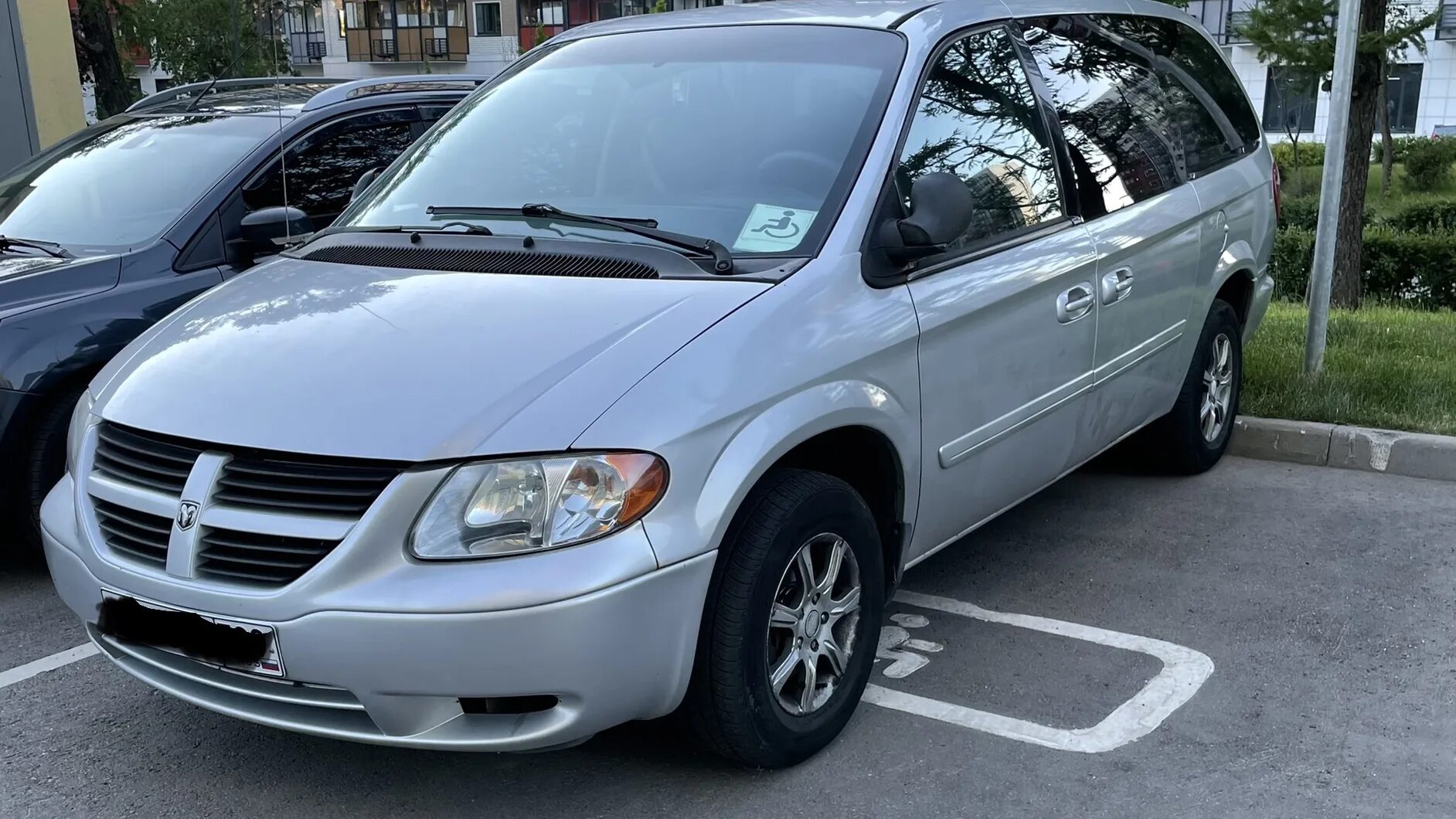 Караван аналоги. Dodge Grand Caravan (02.2010 - н.в.). Grand Caravan 4 Рестайлинг. Караван машина 2005-. Кузов Додж Караван 4.