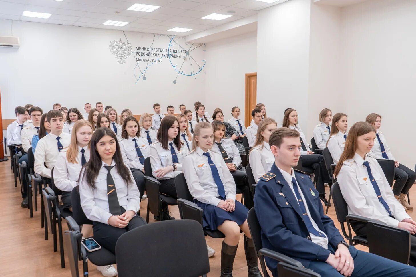 Университетские субботы. Московский колледж транспорта миит. Колледж московского транспорта кмт. Московский колледж транспорта. Колледж московского транспорта лого.