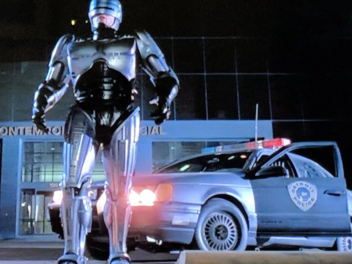 Камаз робокоп. Ford Taurus Robocop. Робокоп Детройт. Полиция Детройта Робокоп.
