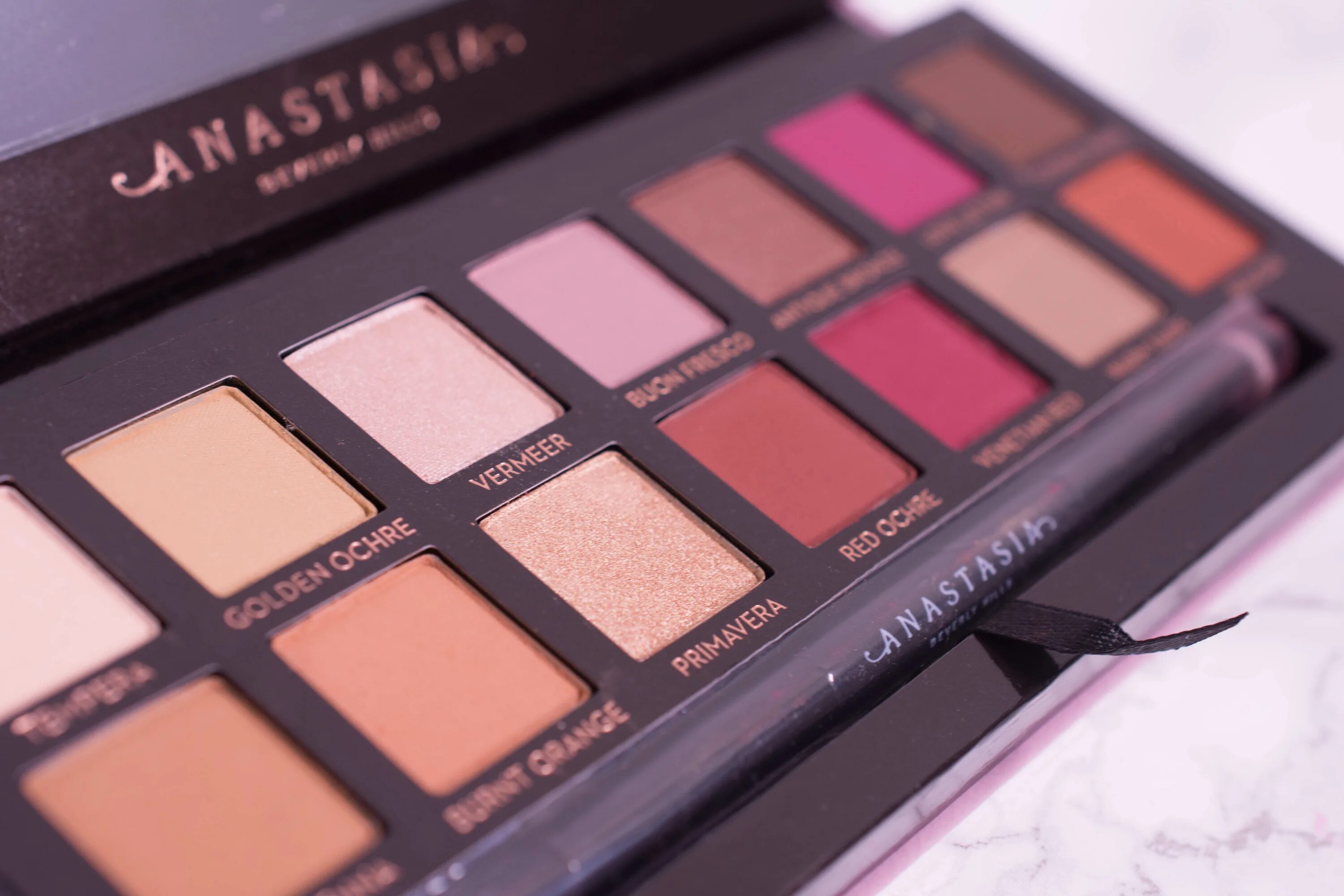 Modern renaissance. Anastasia beverly hills палетка теней. anastasia beverly hills палетка теней modern renaissance.