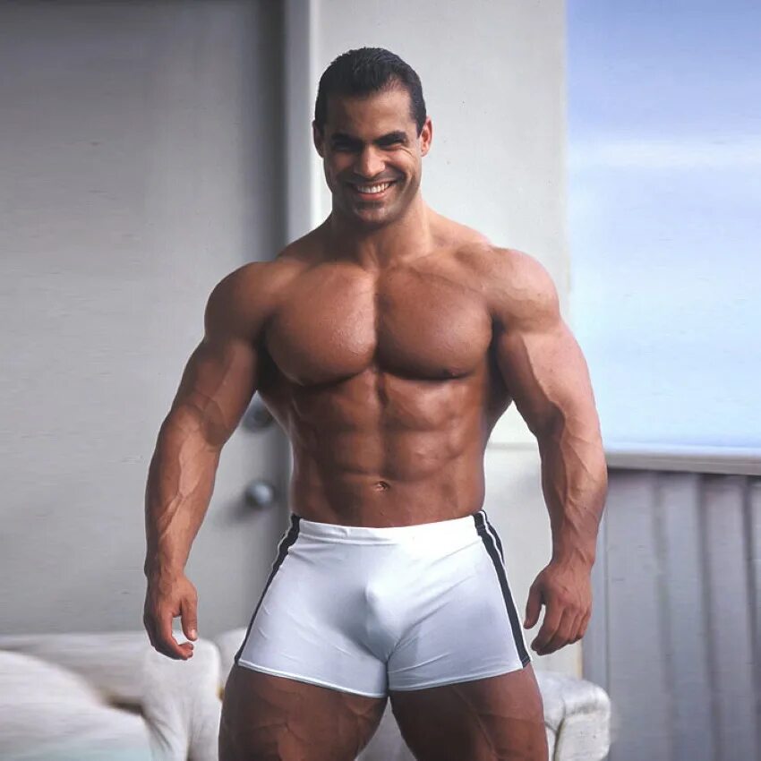 Coldest men big. Дэдди беар. Мощный мужчина. Big muscle man. Толстый араб.