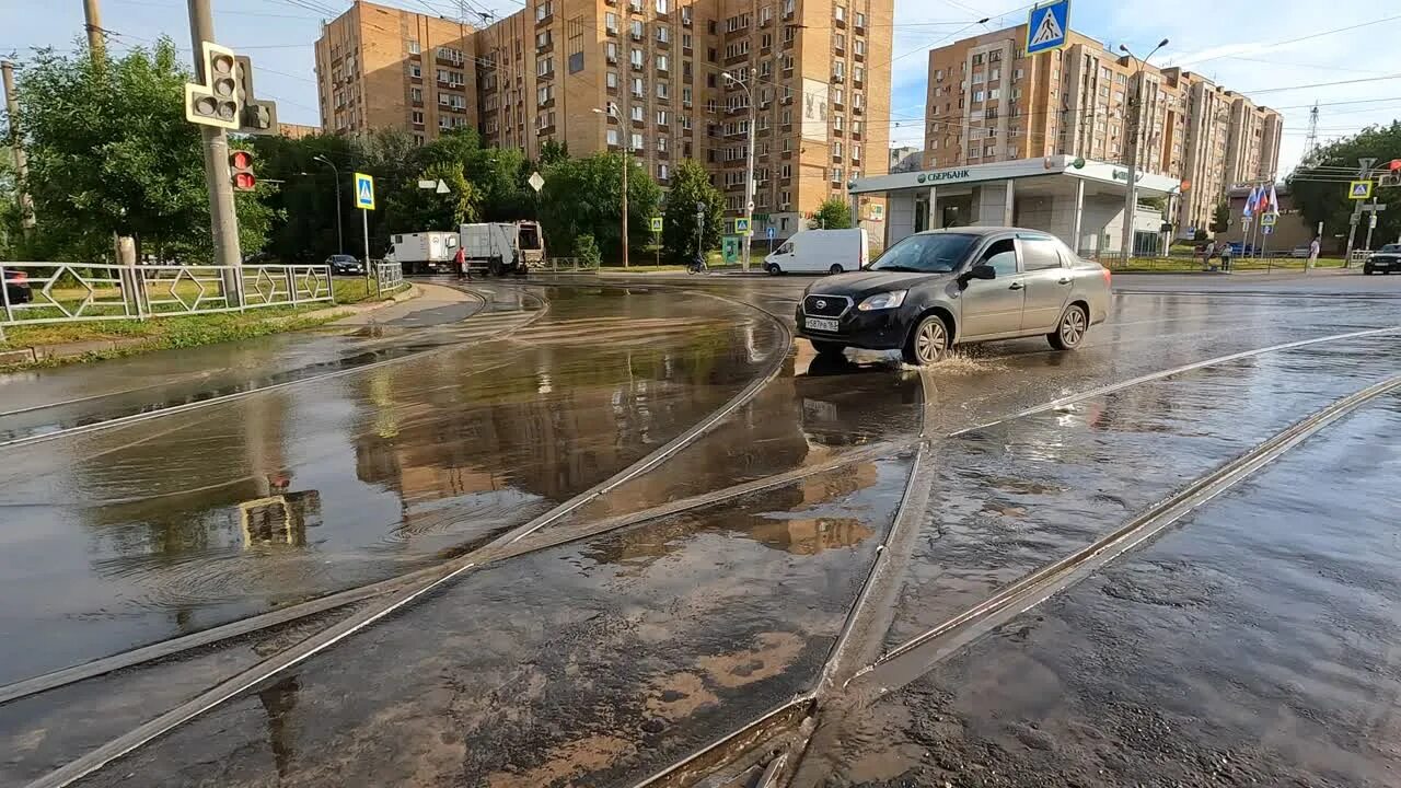 Наводнение в самаре сегодня. Самара потоп. Ливень в Самаре. Затопление в Самаре.