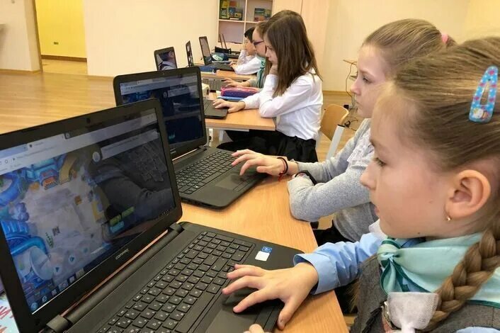 Урок информатики 10 класс. Урок информатики. урок информатики в школе с детьми. дети в школе урок информатика. урок информатики в америке.