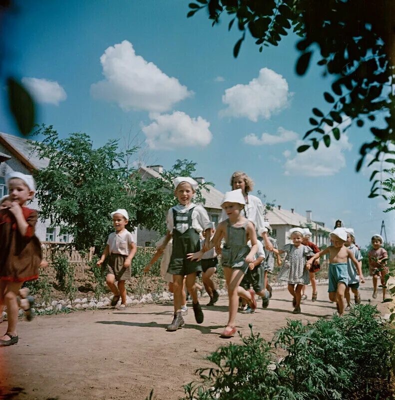 Мирная жизнь детей. Фотограф семён Осипович Фридлянд дети. Советские дети летом. Лето 1940.