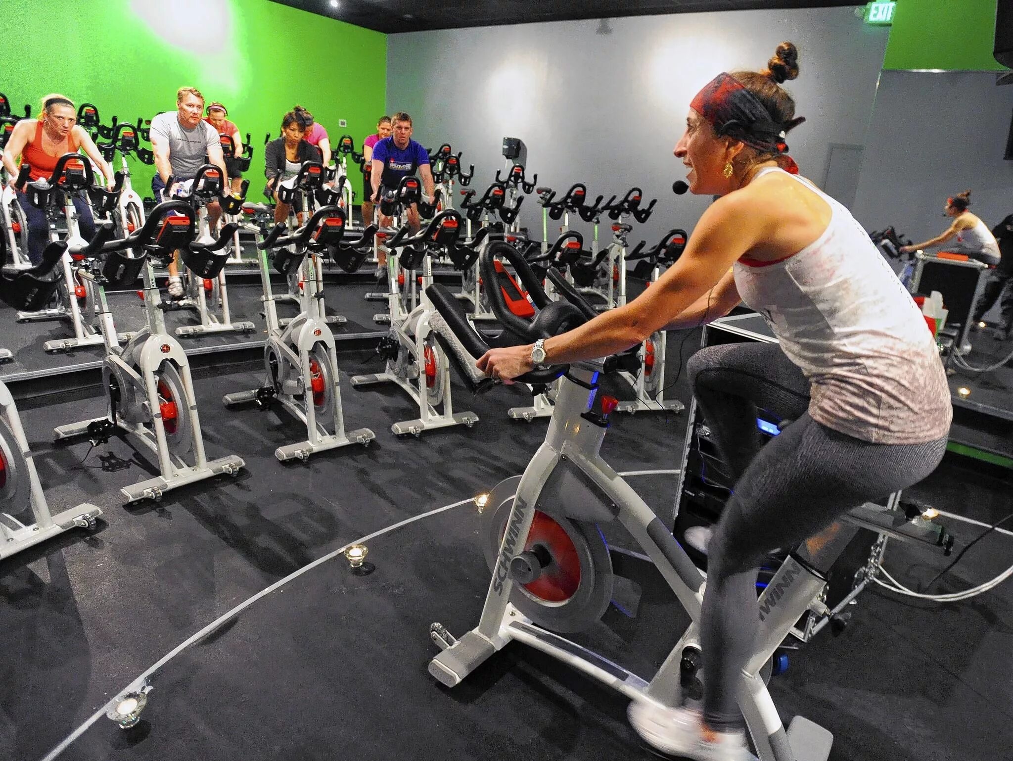 Сайкл (Cycle) зал. Сайкл тренировка Cycle. Cycling/Spinning (сайклинг/спиннинг). Сайкл Pulse Fitness 225e.