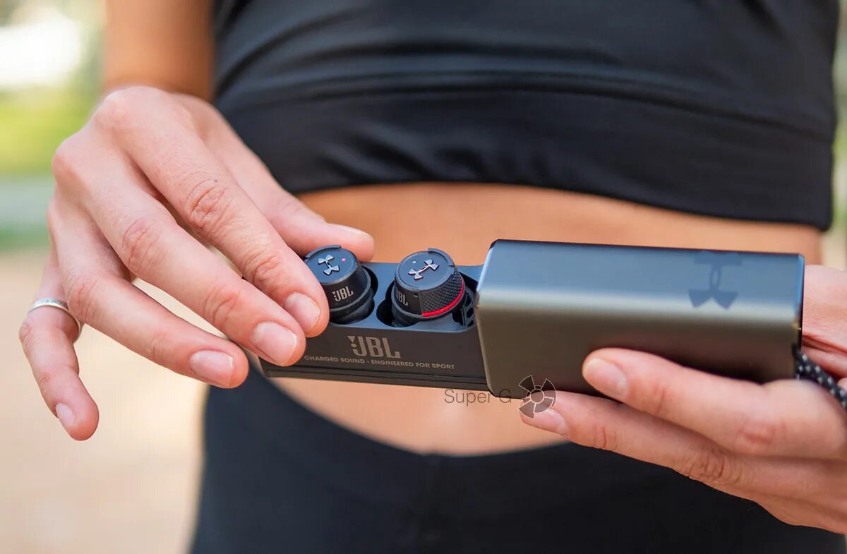 Jbl under armour true wireless flash. Jbl uajblflashblk. Наушники true wireless jbl. Sennheiser sport true wireless. Наушники андер армор.