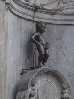 Красиво писает