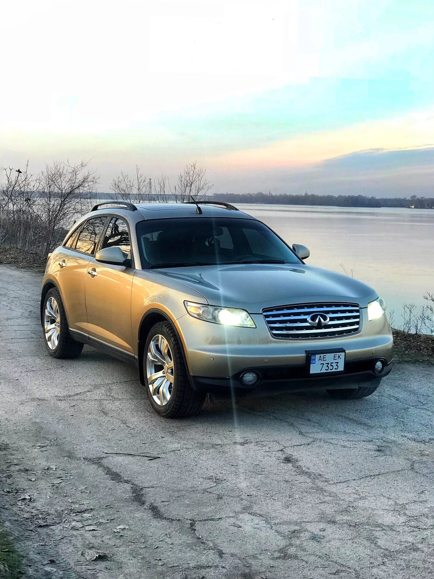 Infiniti fx45 s50. Инфинити fx35. Infiniti fx35 2003. Кроссовер инфинити fx35. Fx35 1 поколение.