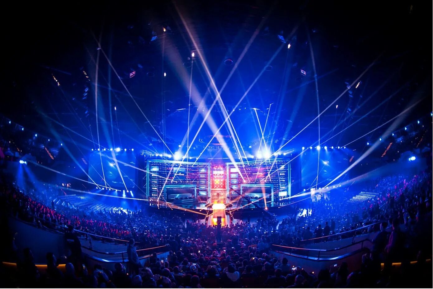 Cs go arena. Iem katowice 2019 сцена. katowice major 2019 арена. iem katowice 2018 сцена. katowice cybersport arena.