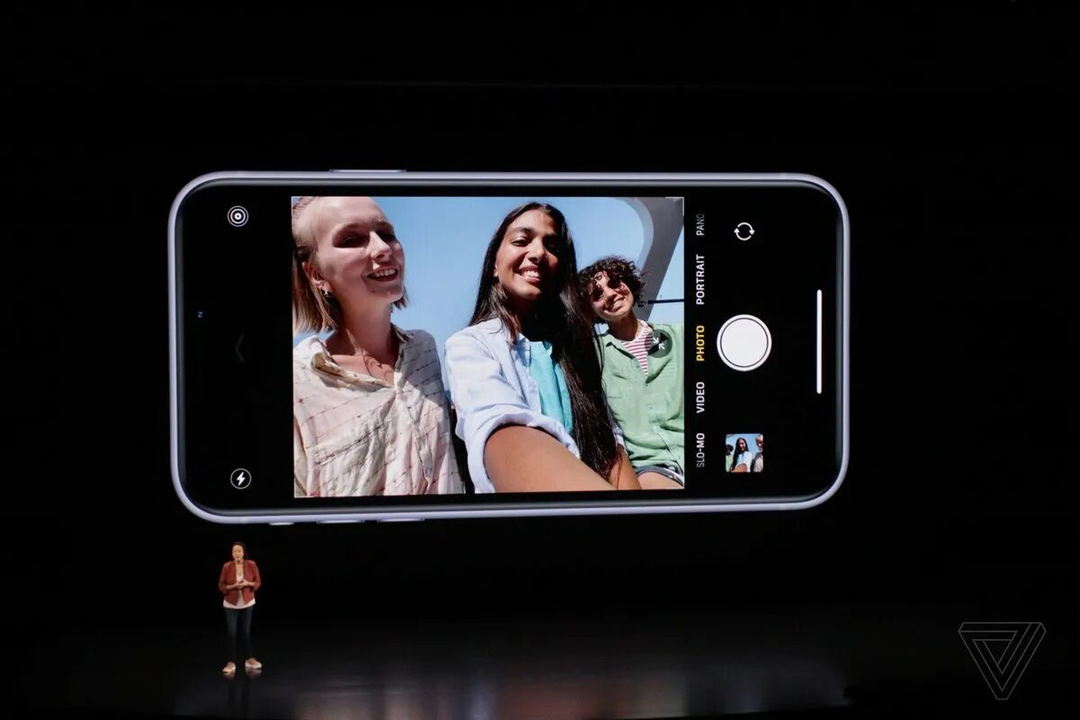 Сколько мегапикселей камера у айфона. Apple iphone 11 фронтальная камера. Фронтальная камера 11 Промакс. Фронтальная камера айфон 13 про Макс. Камера айфона 11 фронталка.