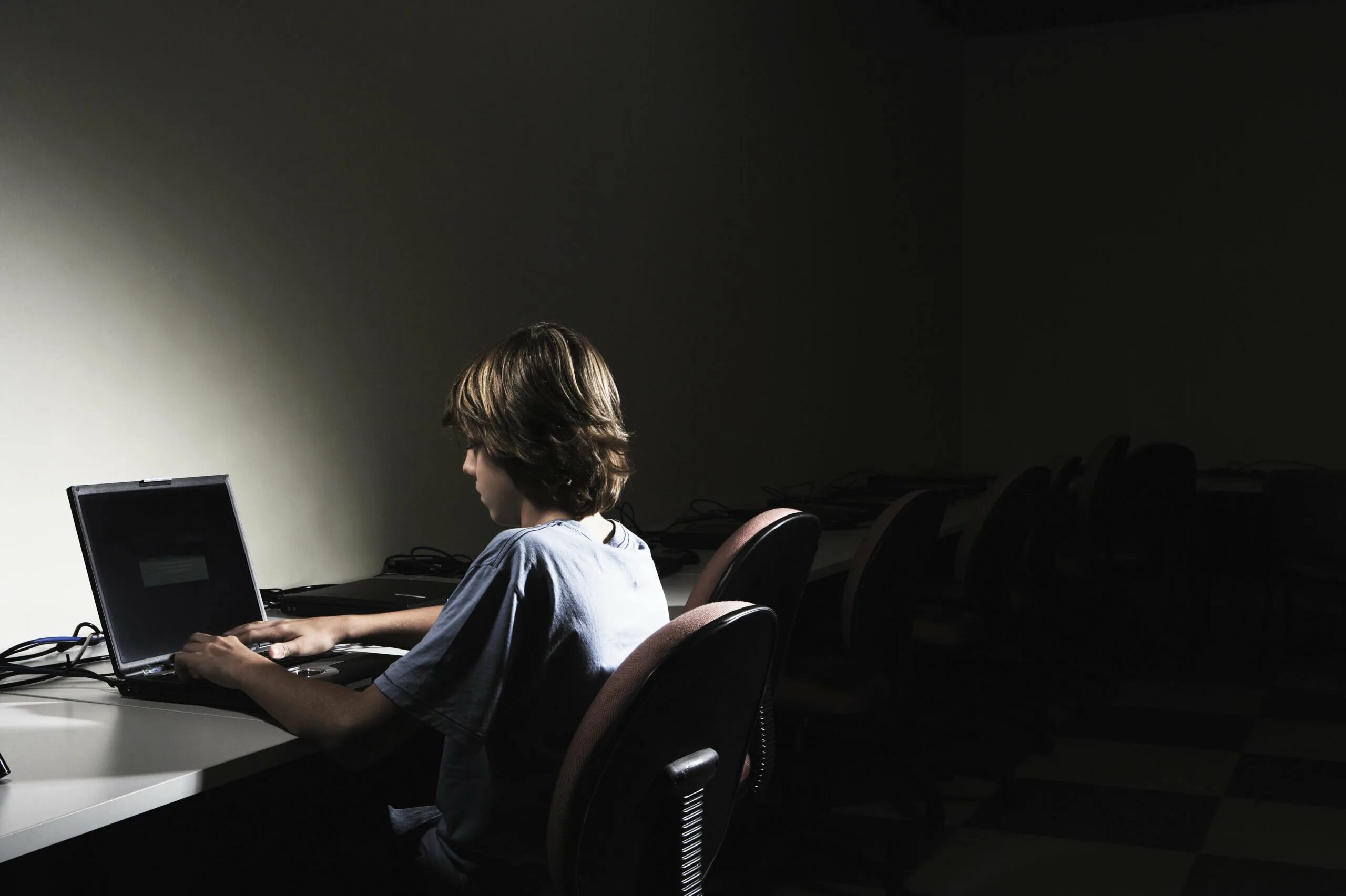 Harm computer. Игровая зависимость. Компьютерные игры. Зависимость от компьютера эстетика. Harm computer.