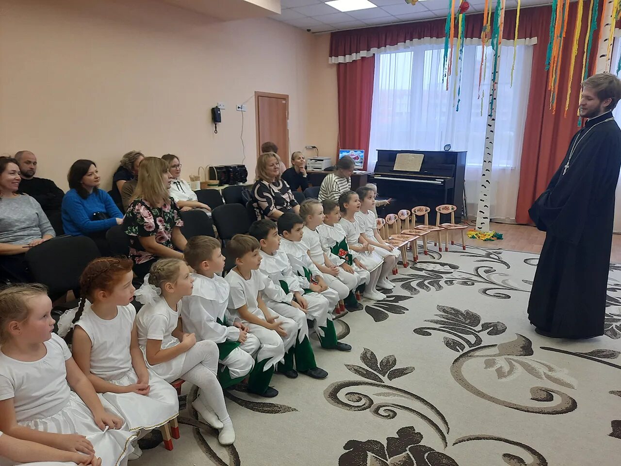 Мдоу 24 дмитров. Маленькая страна дмитров детский сад. Детский сад 14 маленькая страна дмитров. Маленькая страна дзфс. Садик ромашка востряково.