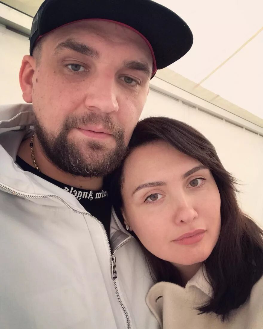 родители васи вакуленко. отец васи вакуленко. баста с женой. баста жена басты. отец басты.