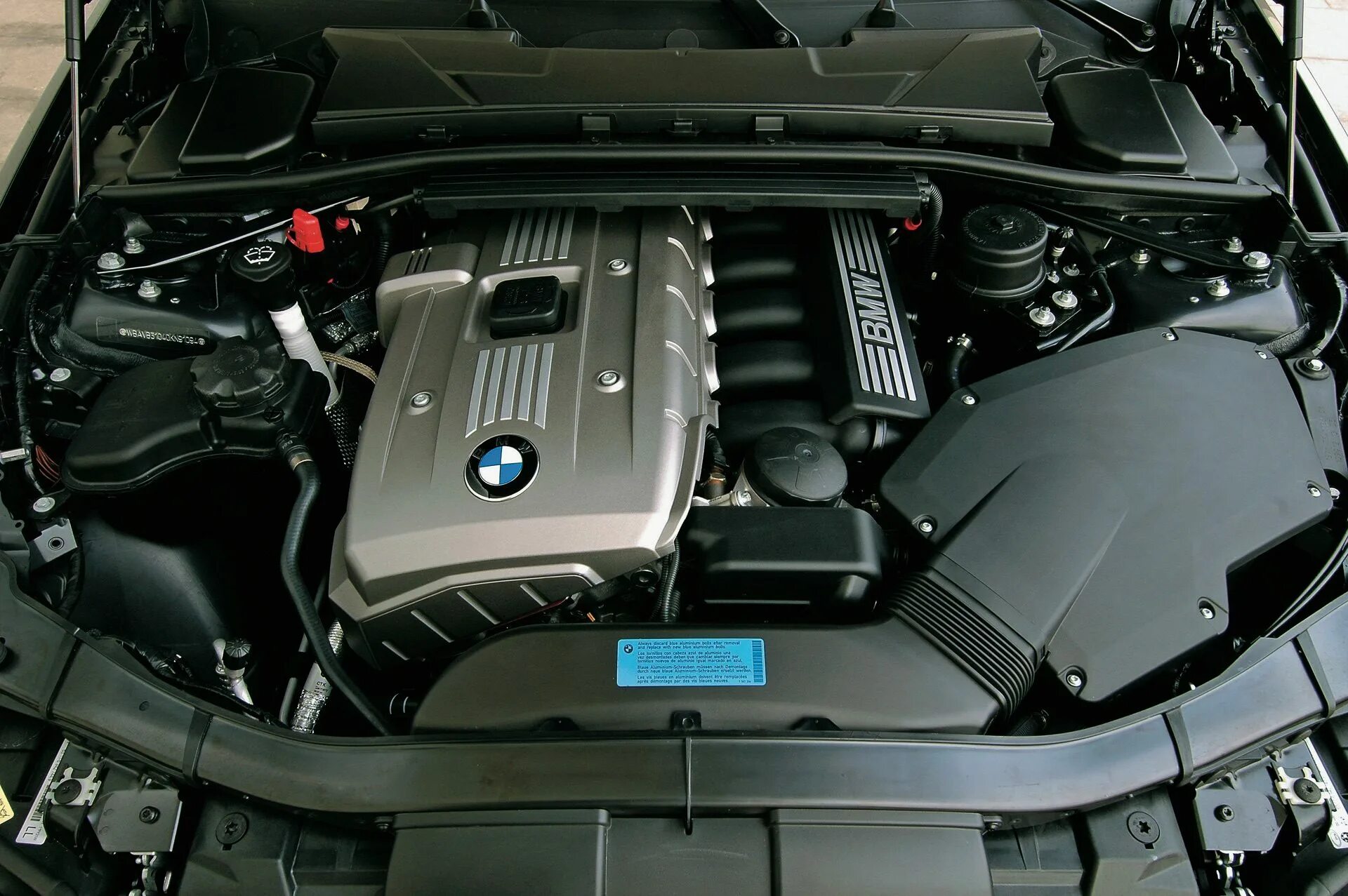 Мотор BMW e90 325. BMW 330i мотор. BMW 330 e90 мотор. BMW e46 мотор n52.