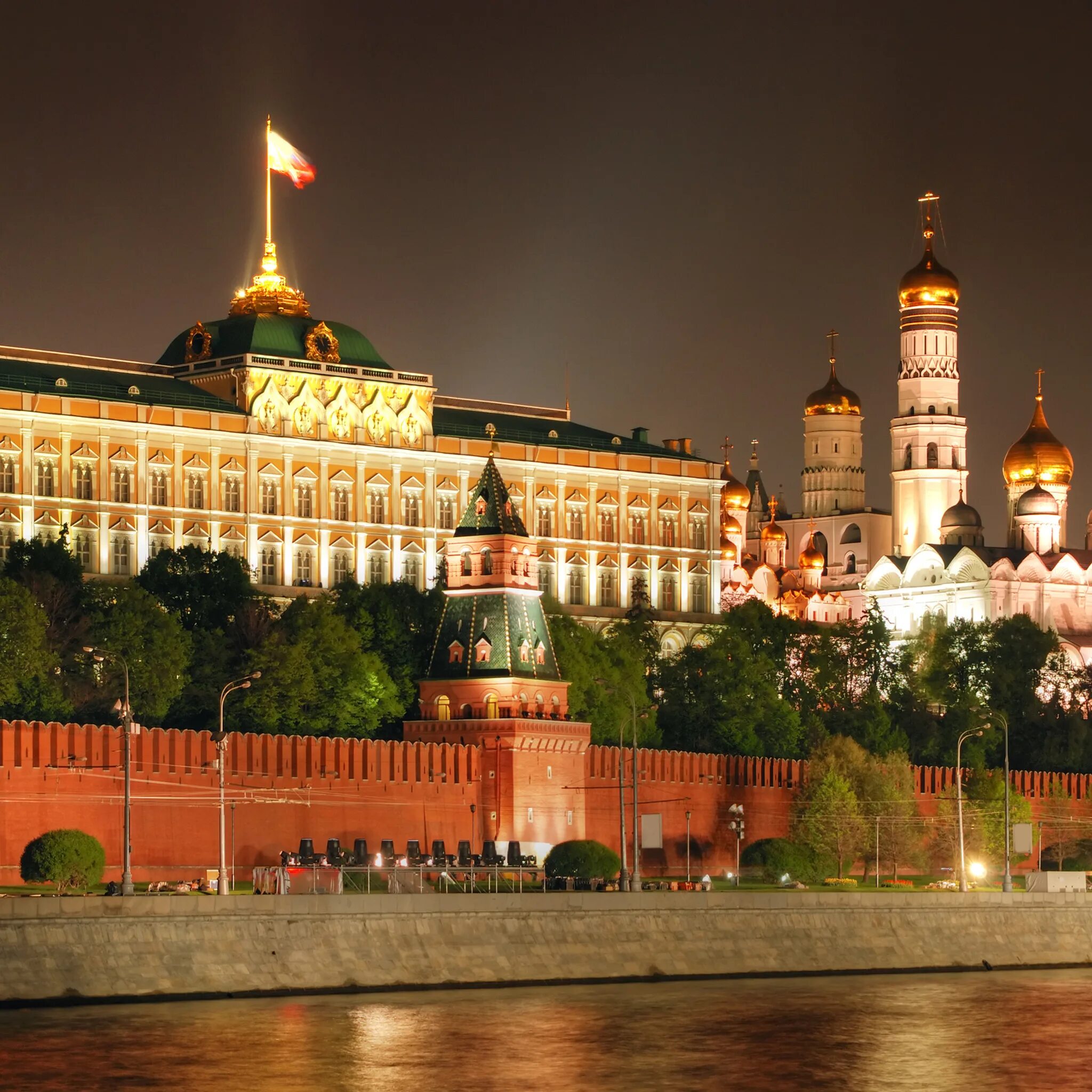 Тг кремлевский. Кремль Москва. Московский Кремль в запустении. Кремль Санкт-Петербурга. Вид на Кремль.