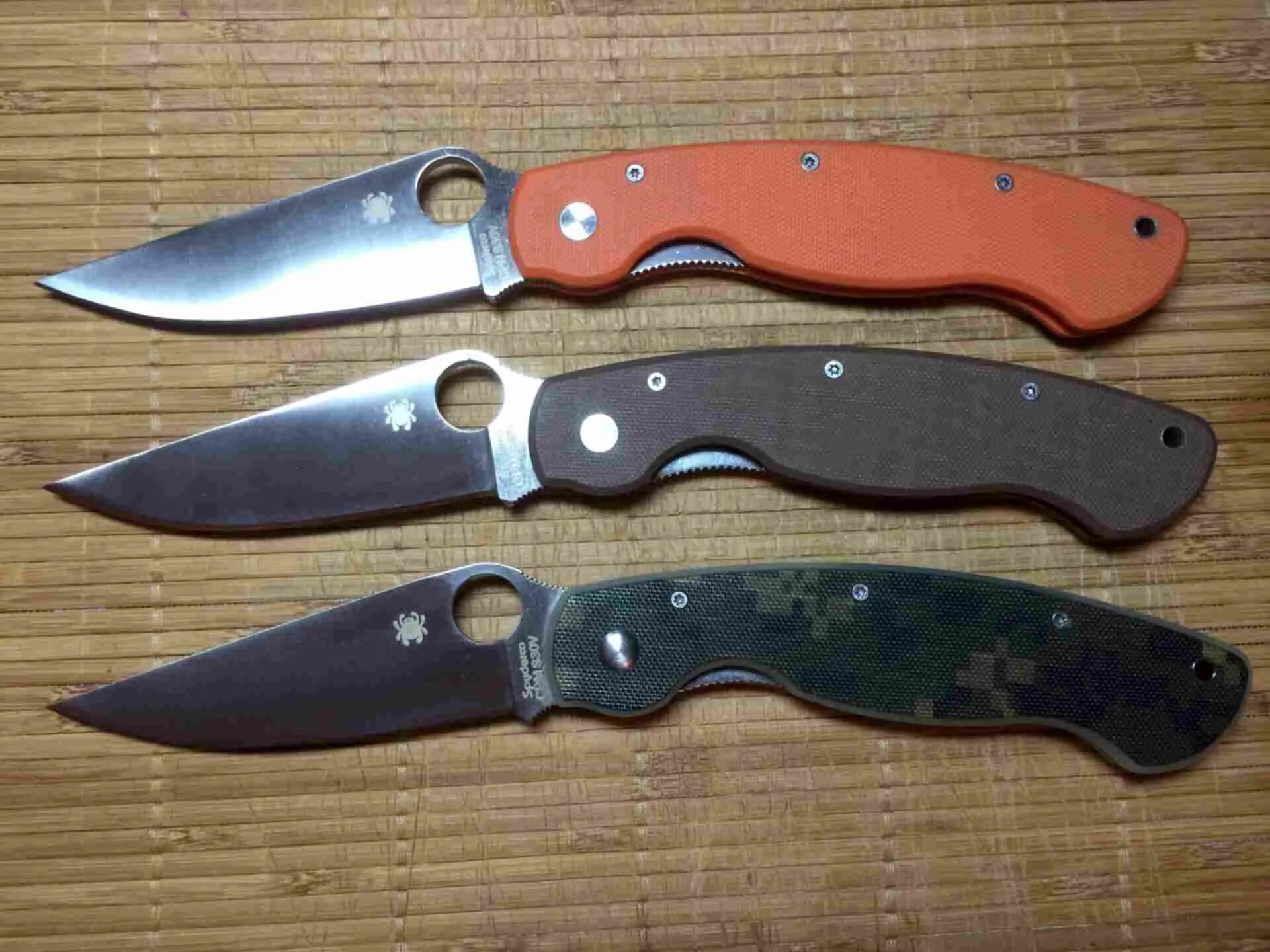 Реплики ножей спайдерко. Ganzo Spyderco Military. Нож Спайдерко милитари. Спайдерко милитари морковка. Нож Spyderco Military реплика.