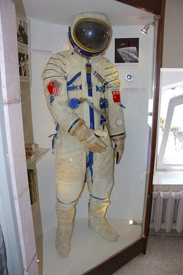 Первый космический скафандр. Костюм Космонавта 1961. Советский костюм Космонавта. Костюм Космонавта для детей. Комбинезон Космонавта.