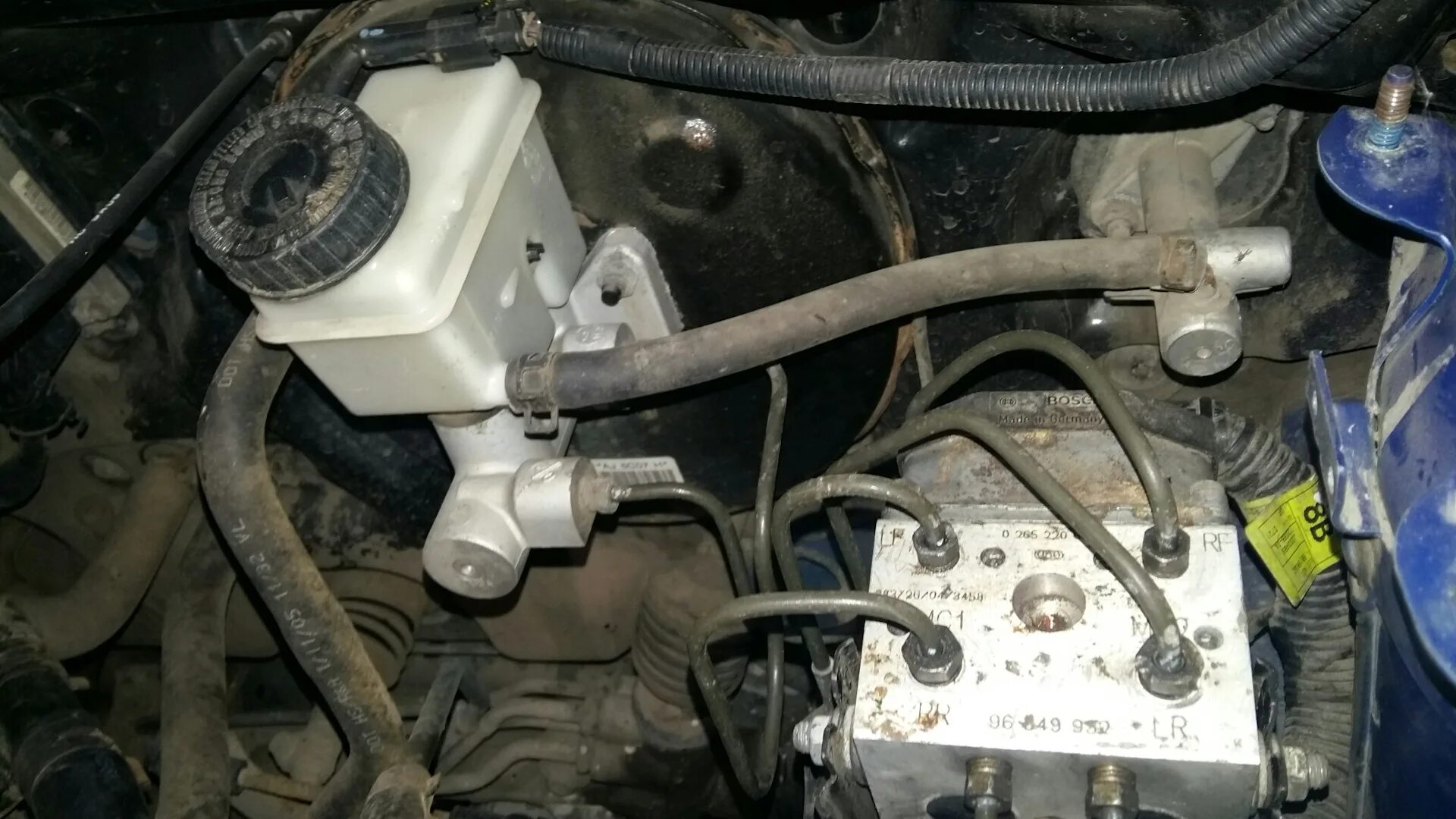 Прокачка блока абс. Abs насос в автомобиле. Аккорд 5 блок абс. Прокачать блок abs toyota. Соленоид блока абс.