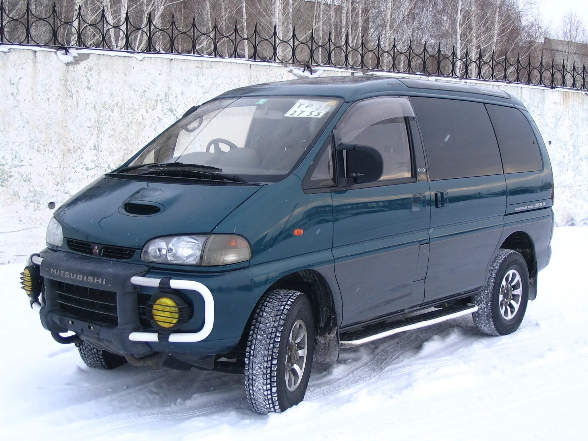 Delica продажа. Мицубиси Делика 2,4. Митсубиси Делика Делика. Mitsubishi Delica 4x4. Мицубиси Delica 1994.