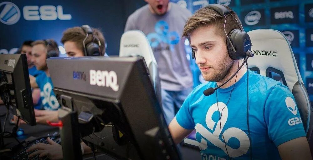 G2 игроки. Наушники киберспортсменов cs go. Киберспортсмен pashabiceps. Возраст киберспортсменов. Rpk киберспортсмен.