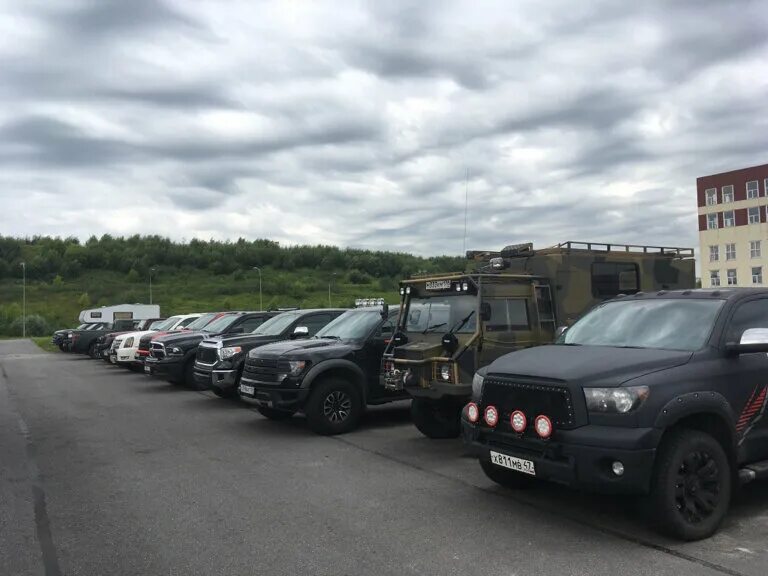 Трак гараж. Truck garage санкт-петербург. трак гараж победа. гараж трак питер.